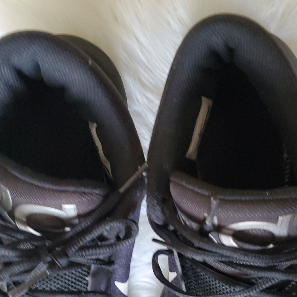 Nike Black and White Men's Sneakers Size 12 - Picture 4 of 15
